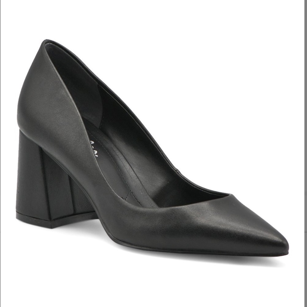 NIB chunky heel pointed toe pump